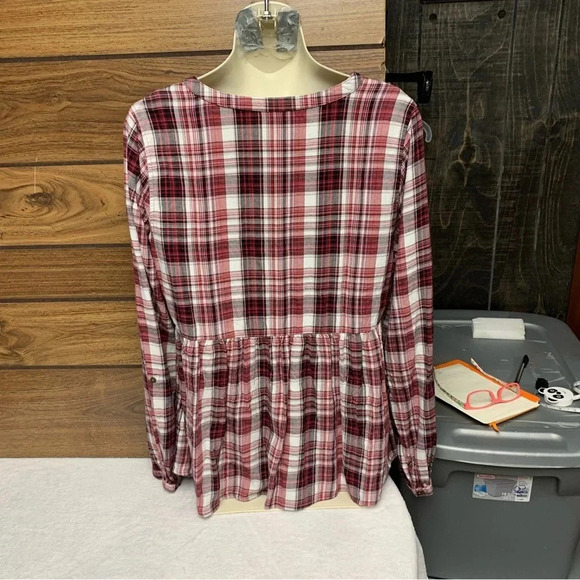 Maurice’s red plaid medium top baby doll style full button - Picture 5 of 9